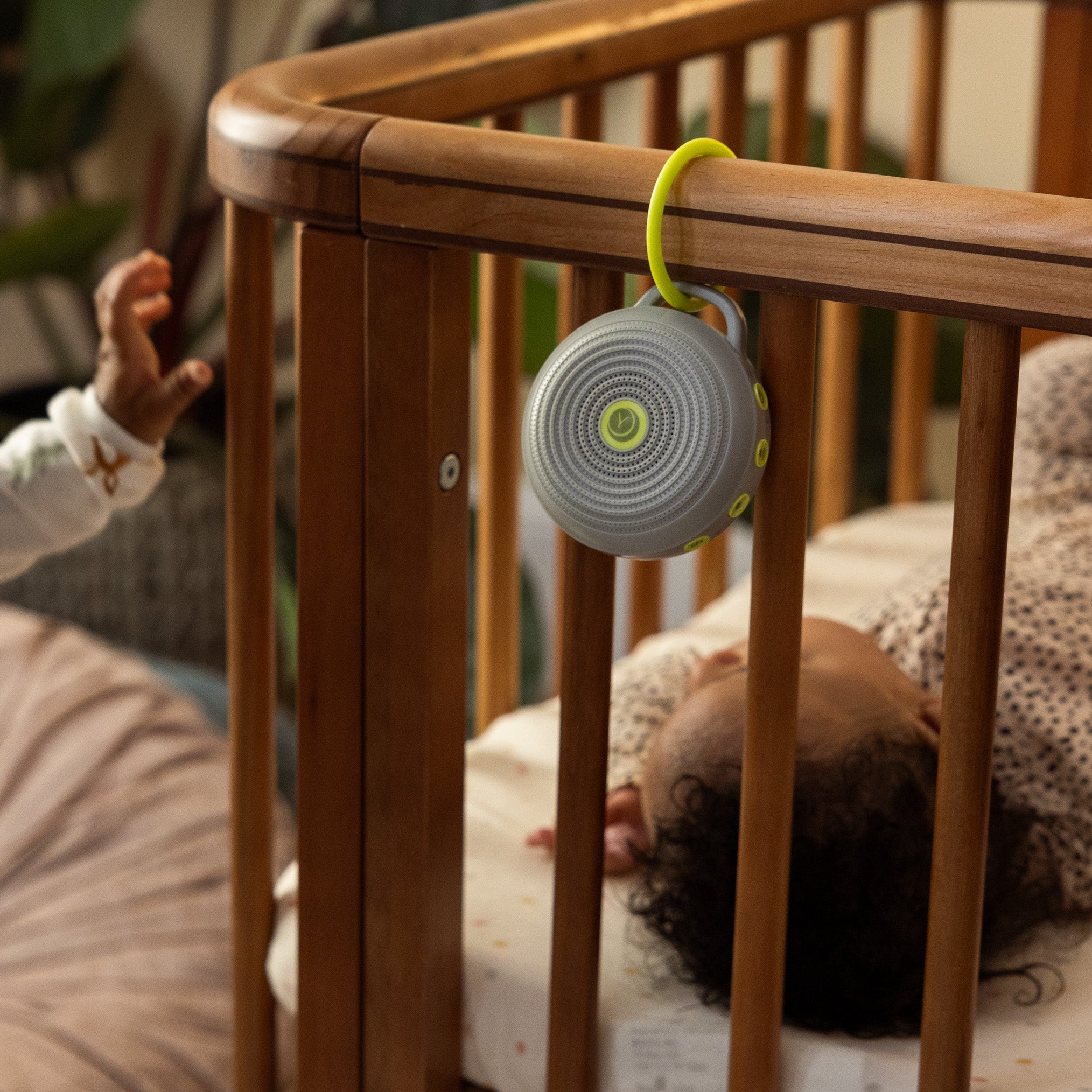 Yogasleep Hushh Portable Sound Machine thumbnail 4